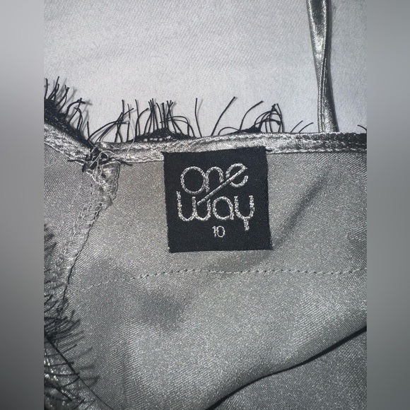 Silky Satin Halter Top Size: 10 - Picture 4 of 4